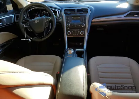 2018 Ford Fusion S Hybrid z USA, uszkodzony, nr VIN 3FA6P0UU5JR100721